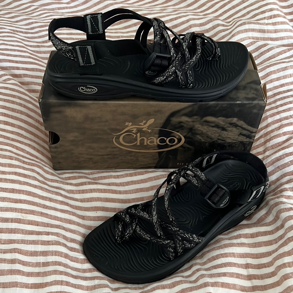 Chaco ZVOLV X2 Sandals sz 8